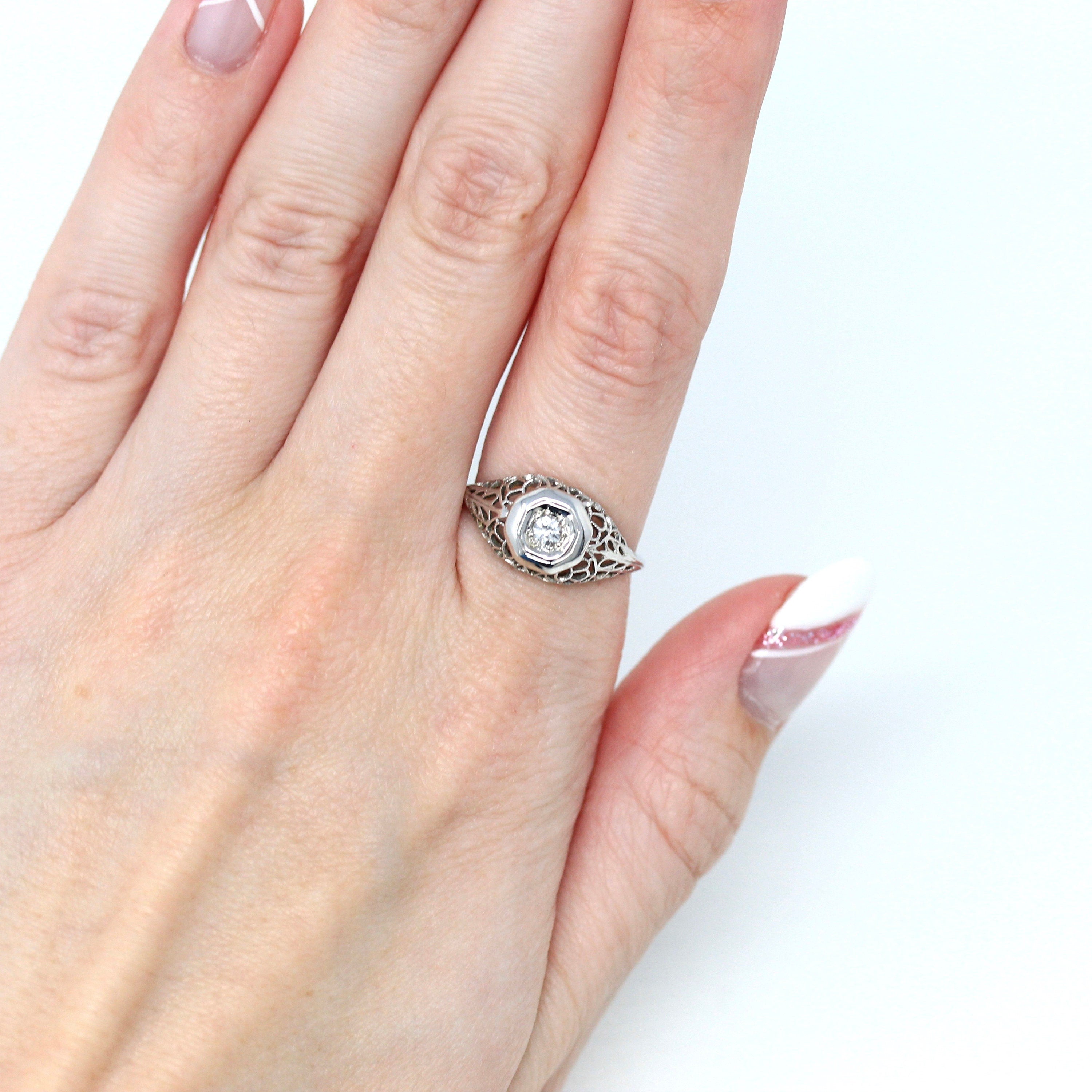 Three Time's a Charm! • Elegant Vintage Sapphire & Diamond Ring Made of  White Gold, Germany ca. 1970 • Hofer Antikschmuck
